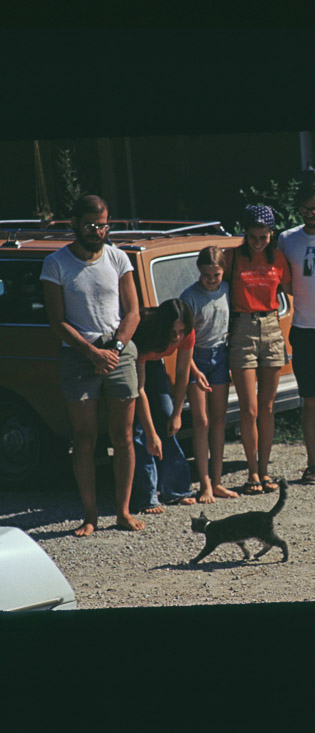 Jeff and kids at newport house01